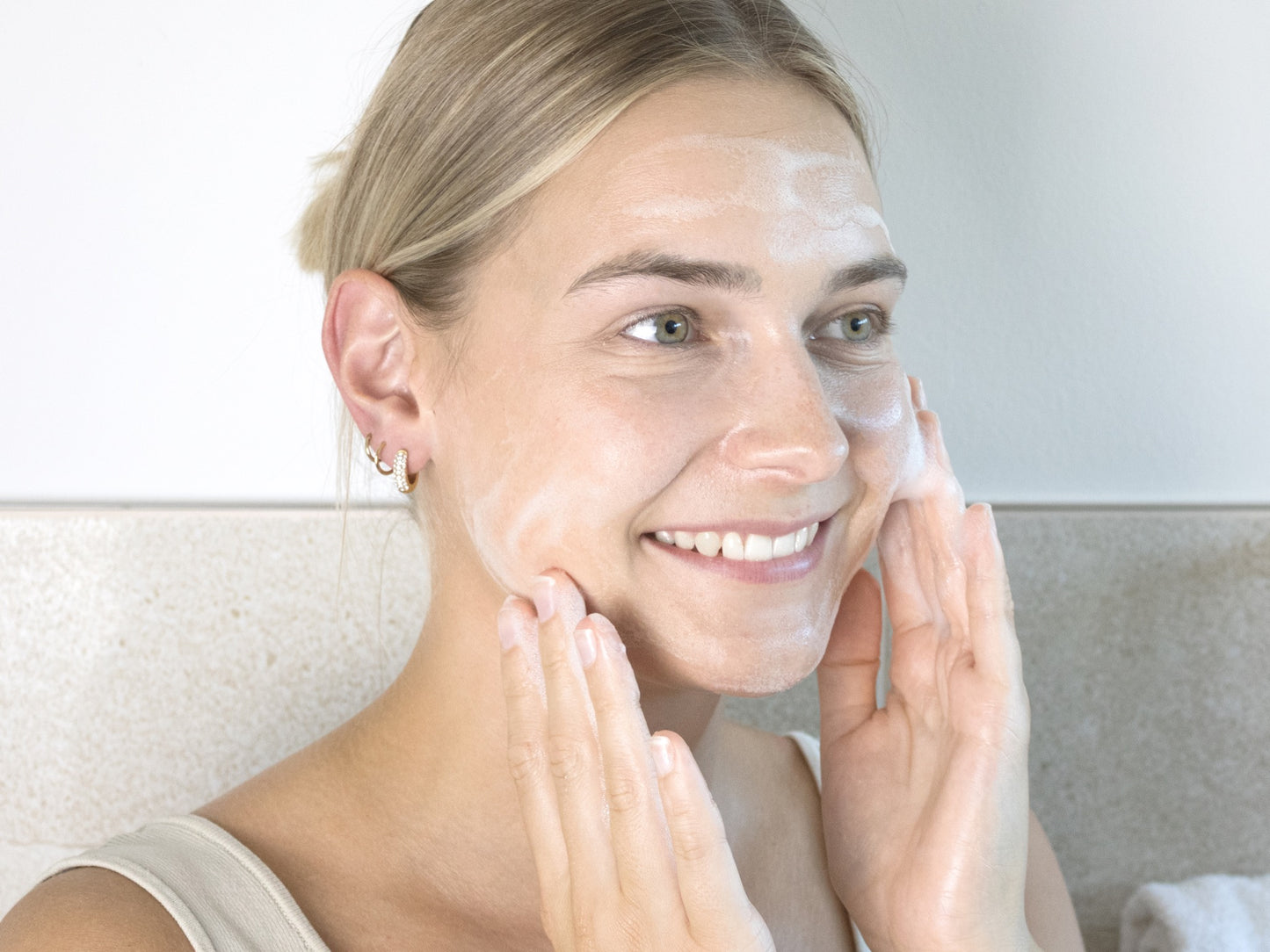 SENSITIVE CLEANSER foam biomimetic